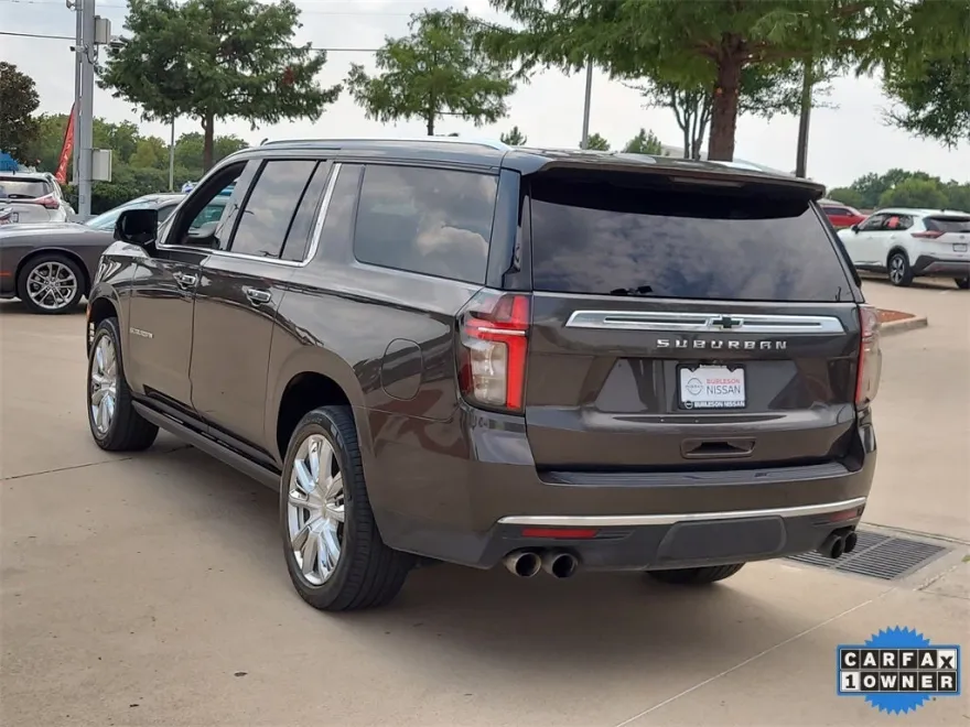 2021 Chevrolet Suburban High Country photo 1