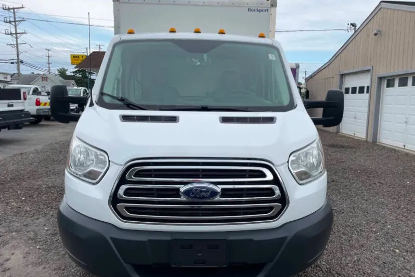 2017 Ford Transit Cutaway Chassis photo 1