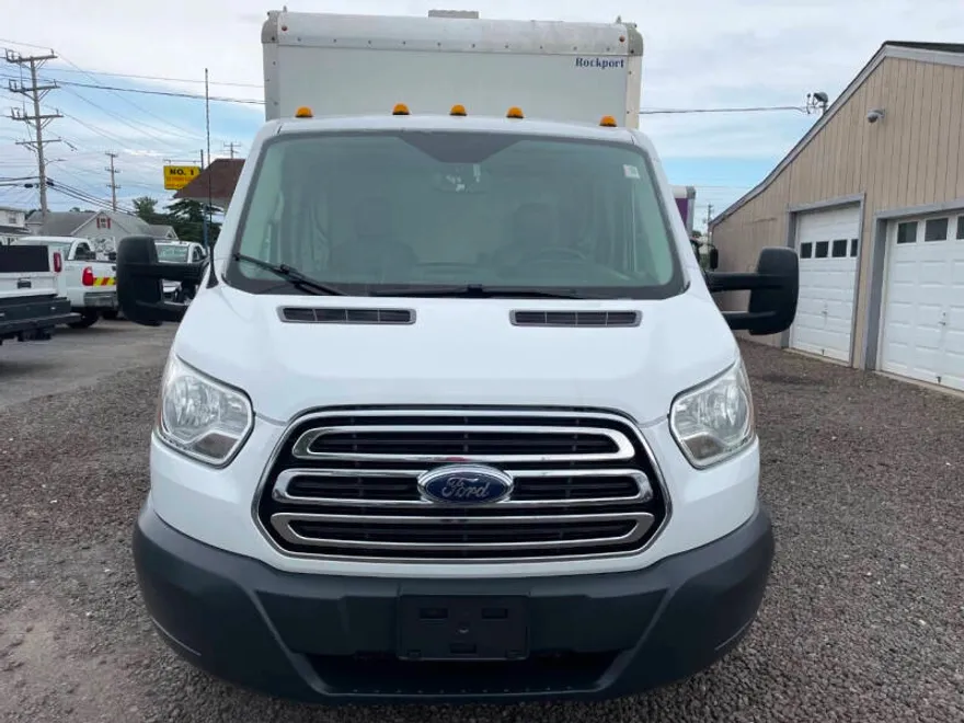 2017 Ford Transit Cutaway Chassis photo 1