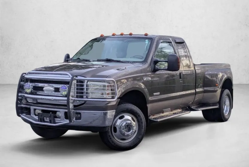 2005 Ford F-350 Lariat photo 1