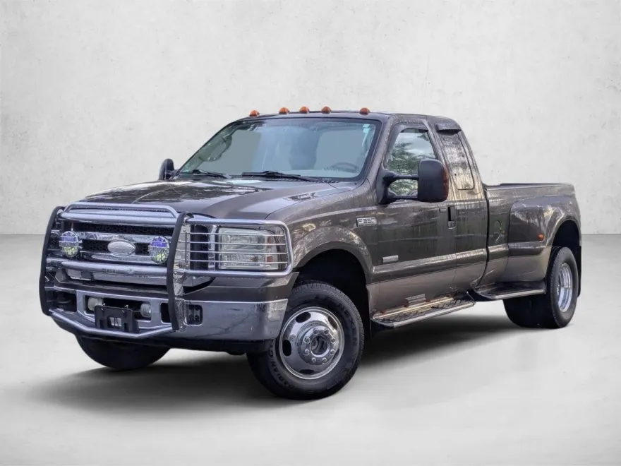 2005 Ford F-350 Lariat photo 1