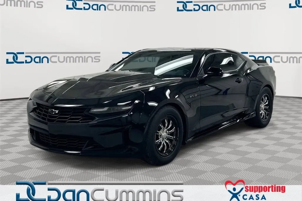 2020 Chevrolet Camaro LT1 photo 1