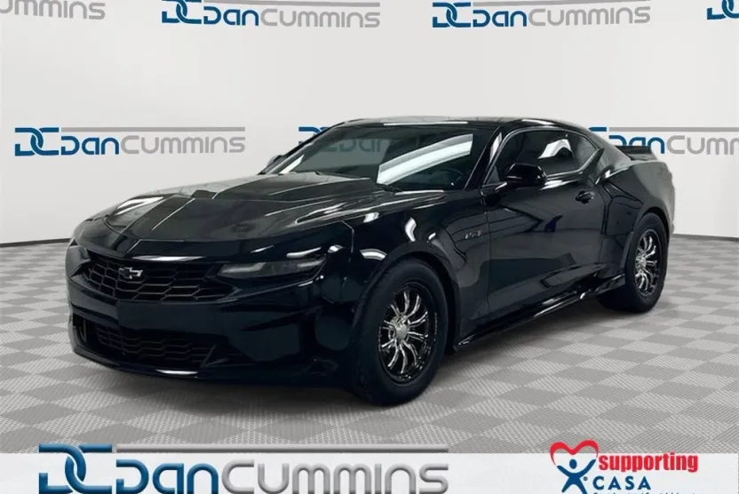 2020 Chevrolet Camaro LT1 photo 1