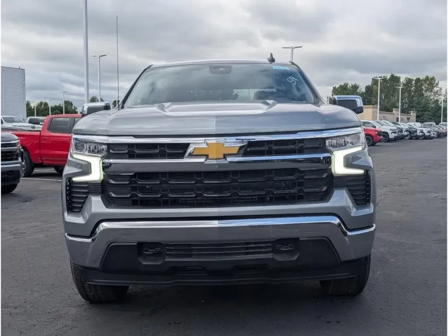 2026 Chevrolet Silverado 1500 LT photo 1