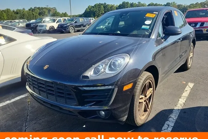 2017 Porsche Macan Base photo 1