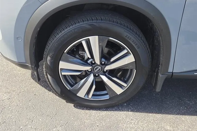 2023 Nissan Rogue Platinum AWD photo 1