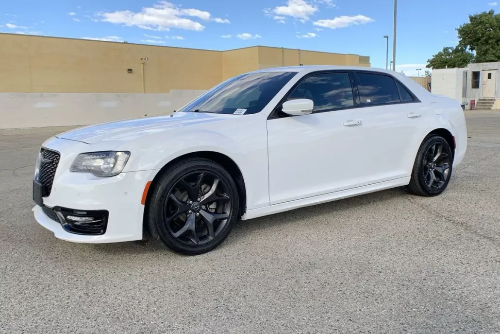 2021 Chrysler 300 LX photo 1