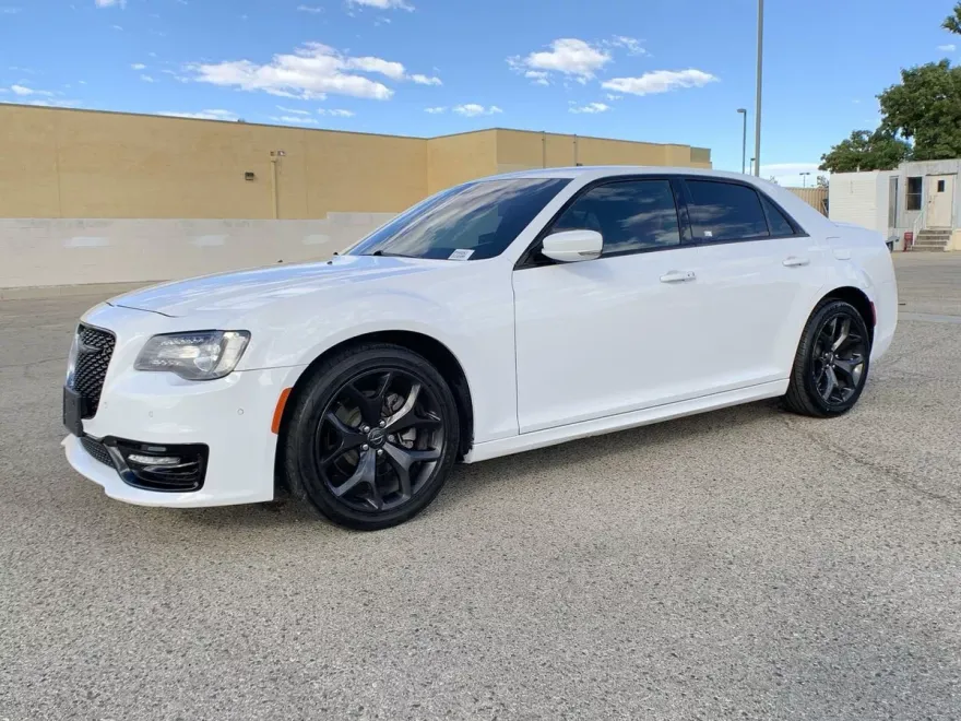 2021 Chrysler 300 LX photo 1