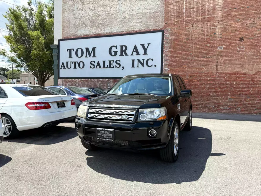 2014 Land Rover LR2 HSE photo 1