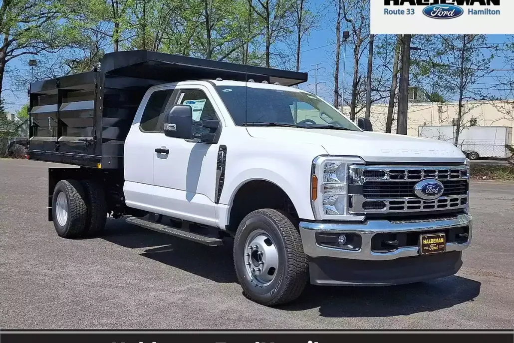 2025 Ford F-350 photo 1