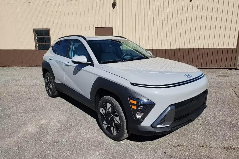 2025 Hyundai Kona SEL photo 1