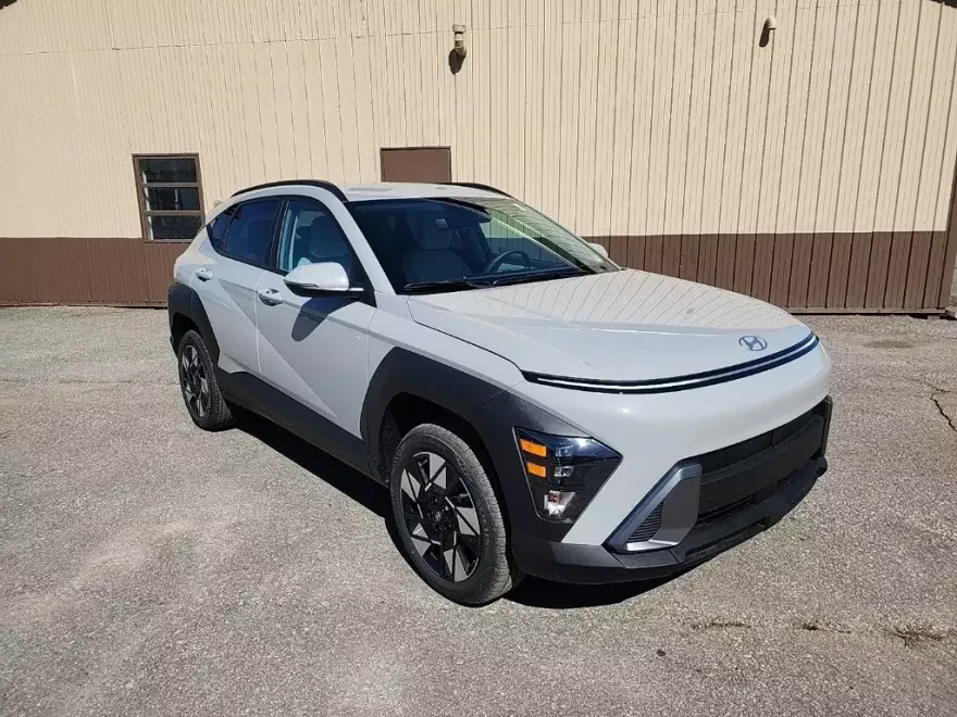 2025 Hyundai Kona SEL photo 1