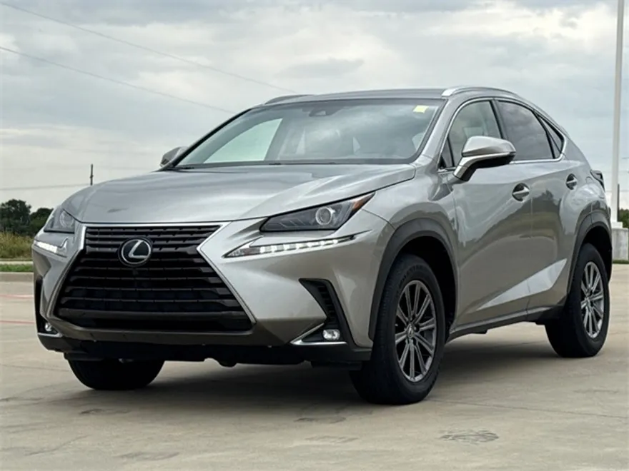 2018 Lexus NX 300 Luxury photo 1