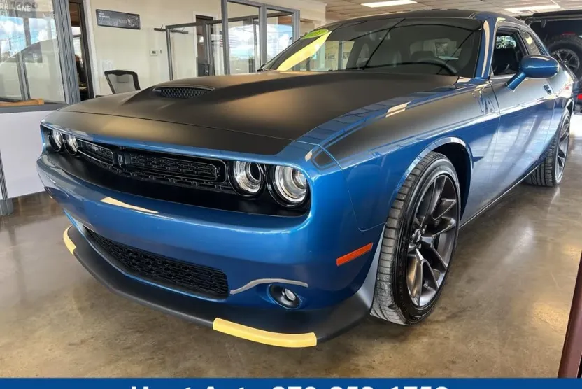 2023 Dodge Challenger R/T photo 1