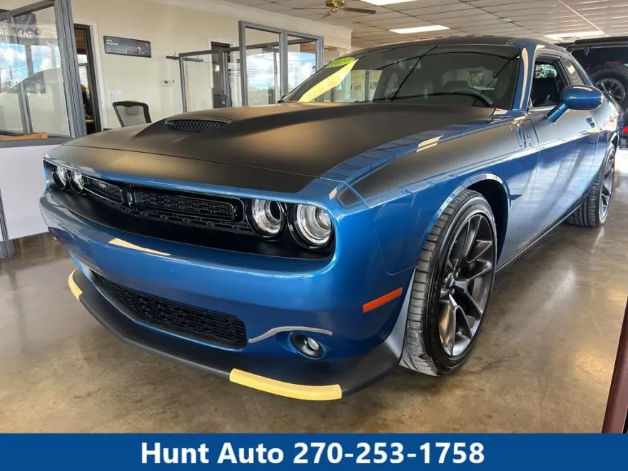 2023 Dodge Challenger R/T photo 1