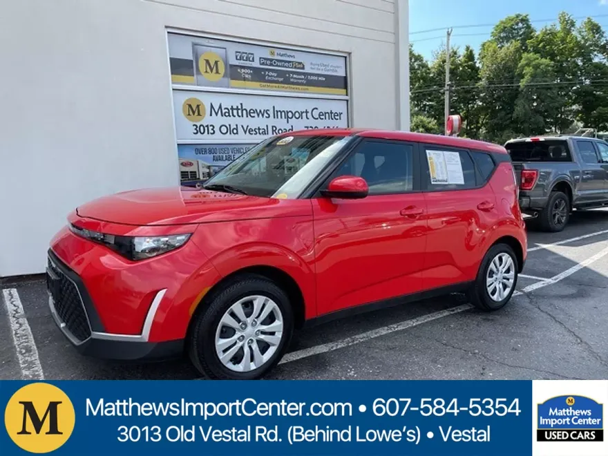 2023 Kia Soul LX photo 1