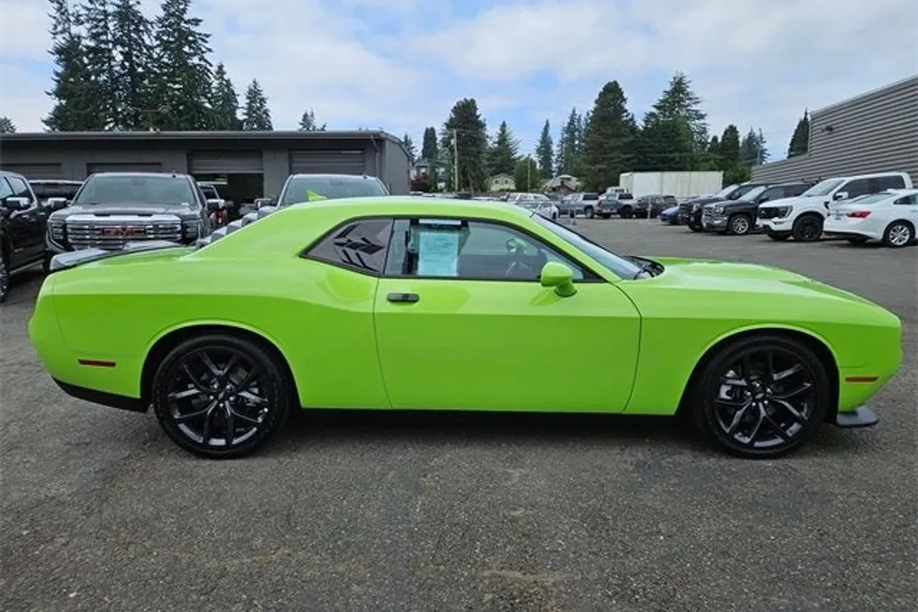 2023 Dodge Challenger R/T photo 1