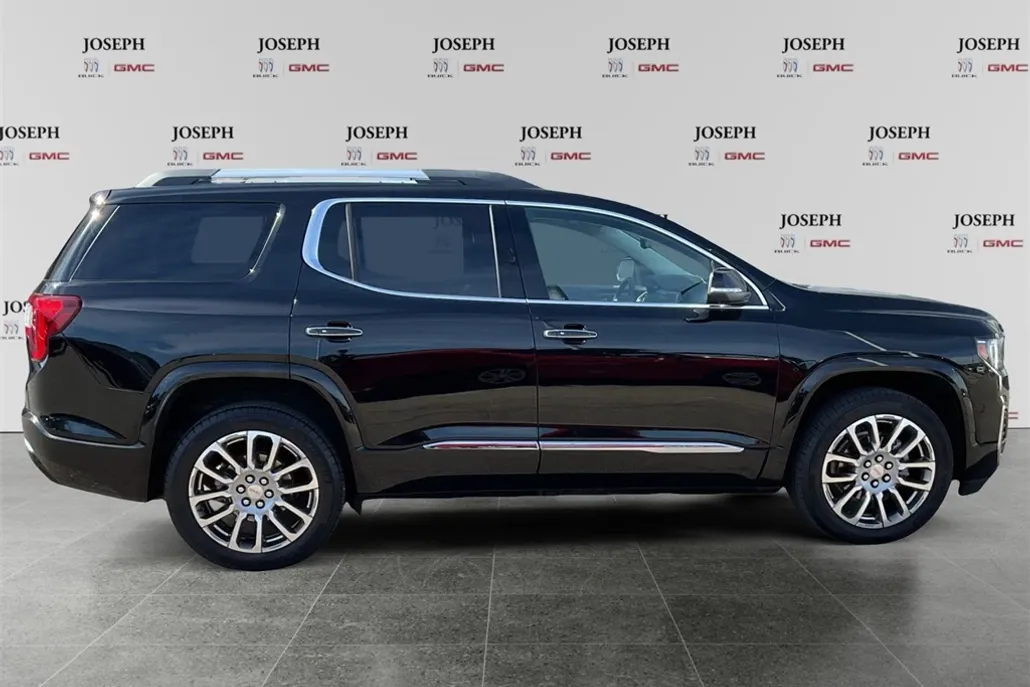 2023 Gmc Acadia Denali photo 1