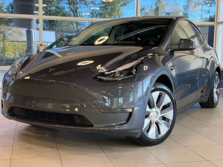 2023 Tesla Model Y Standard Range photo 1