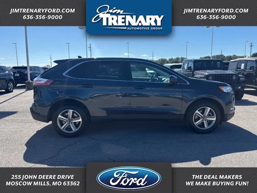 2022 Ford Edge SEL photo 1