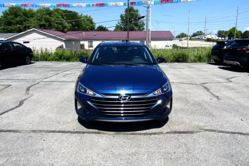 2020 Hyundai Elantra Limited photo 1