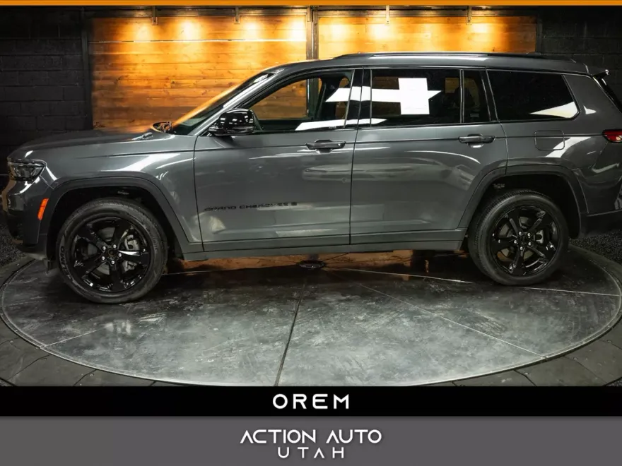 2023 Jeep Grand Cherokee Altitude photo 1