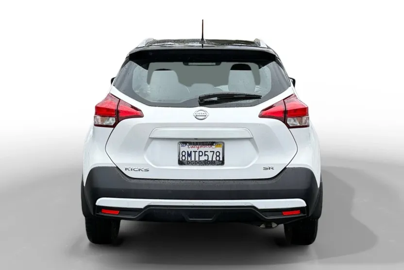2019 Nissan Kicks SR photo 1