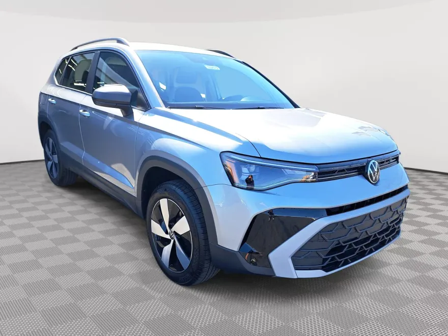 2025 Volkswagen Taos S photo 1