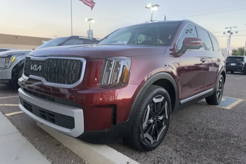 2024 Kia Telluride EX photo 1