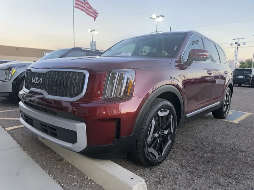 2024 Kia Telluride EX photo 1