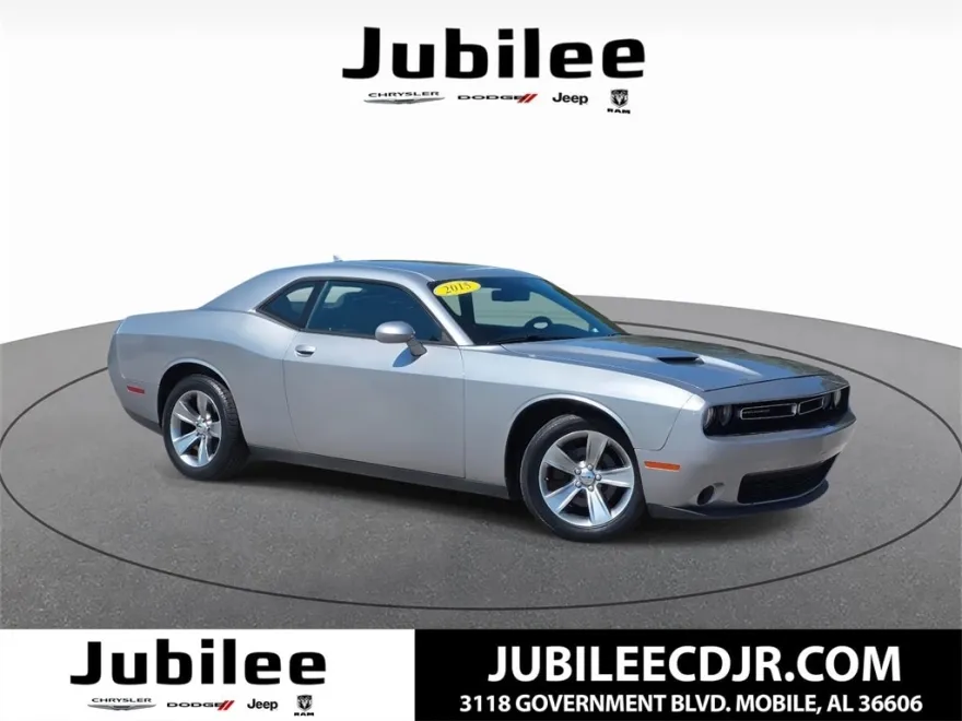 2015 Dodge Challenger SXT photo 1