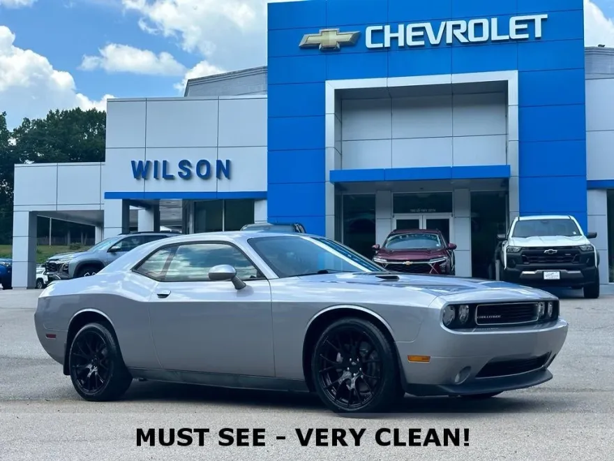 2014 Dodge Challenger SXT Plus photo 1