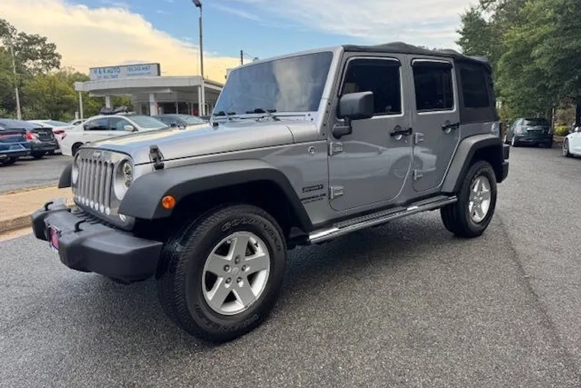 2014 Jeep Wrangler Unlimited Sport photo 1