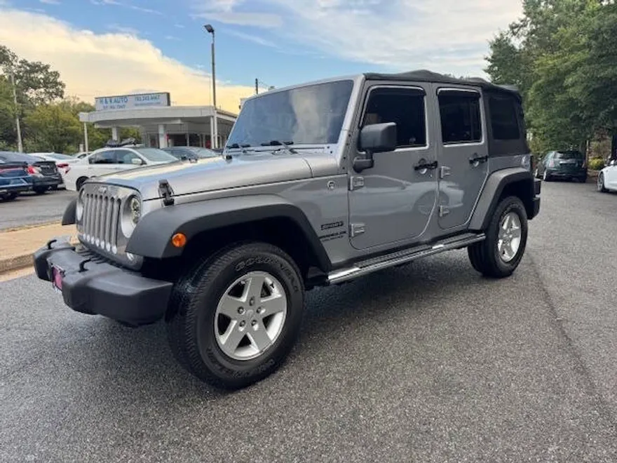 2014 Jeep Wrangler Unlimited Sport photo 1