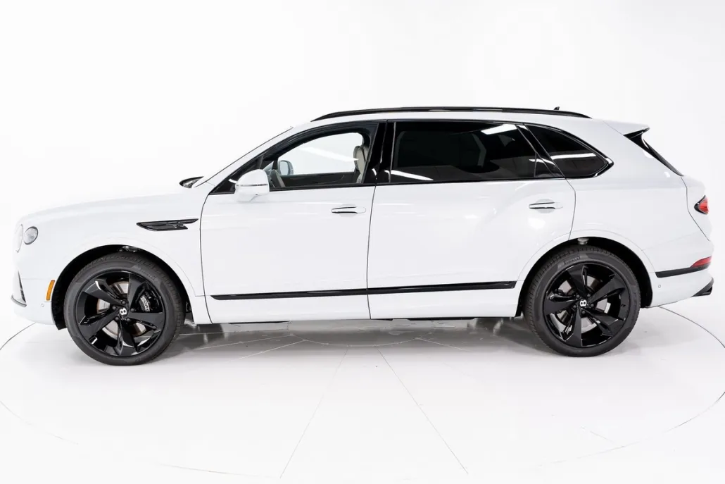 2023 Bentley Bentayga EWB V8 photo 1