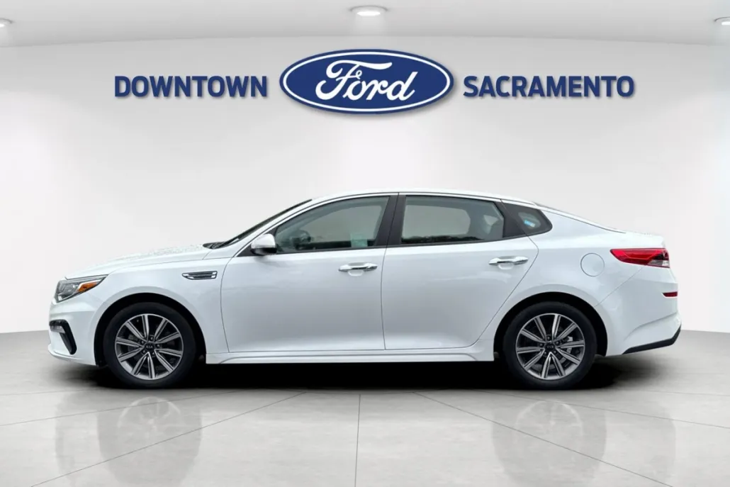 2019 Kia Optima LX photo 1