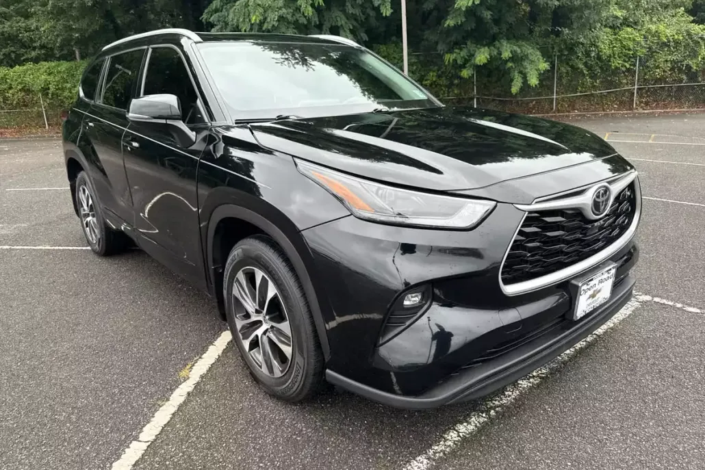 2022 Toyota Highlander XLE photo 1