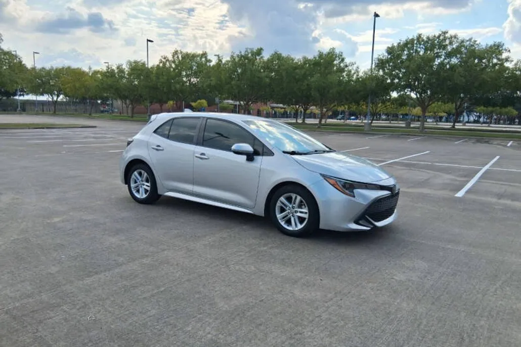 2021 Toyota Corolla SE photo 1