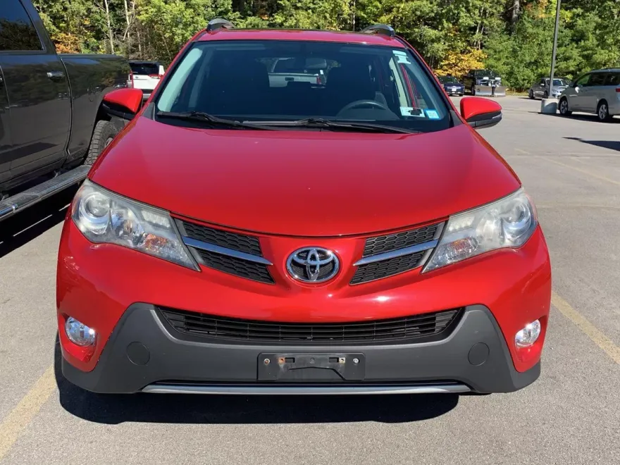 2013 Toyota RAV4 XLE photo 1