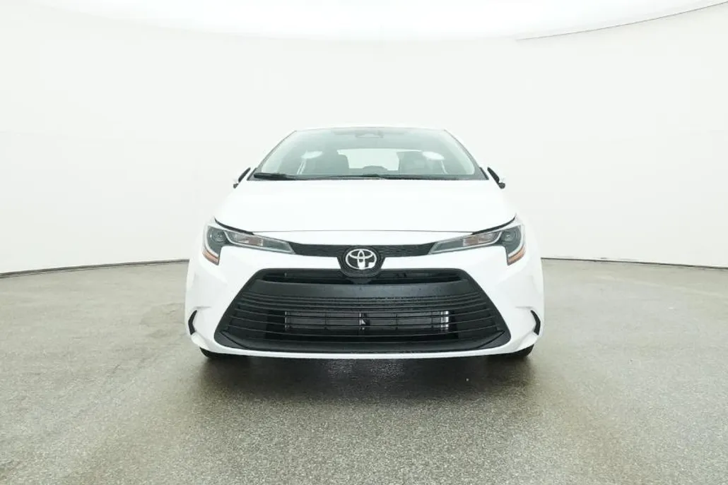 2026 Toyota Corolla LE photo 1
