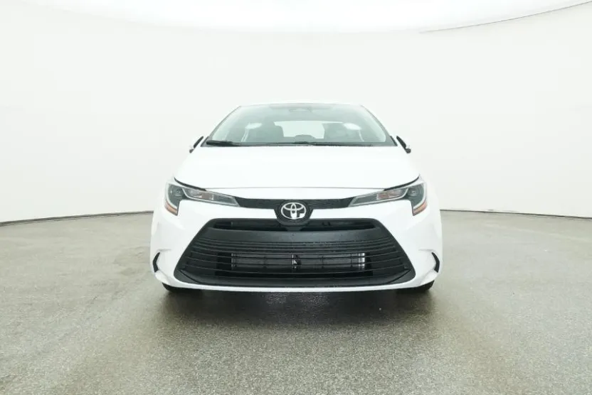 2026 Toyota Corolla LE photo 1