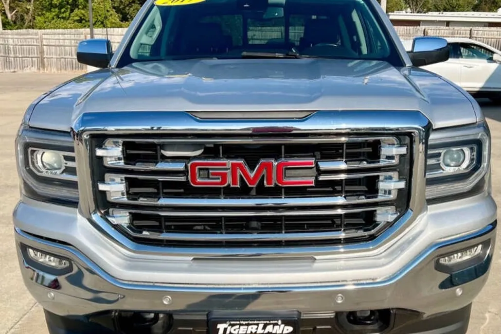 2017 Gmc Sierra 1500 SLT photo 1