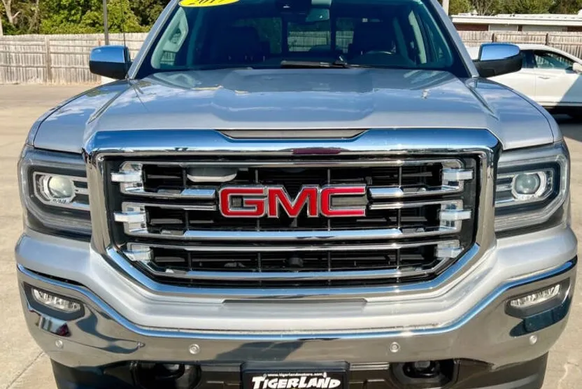 2017 Gmc Sierra 1500 SLT photo 1
