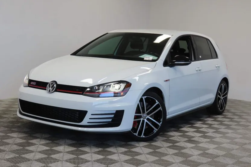 2017 Volkswagen Golf GTI SE photo 1