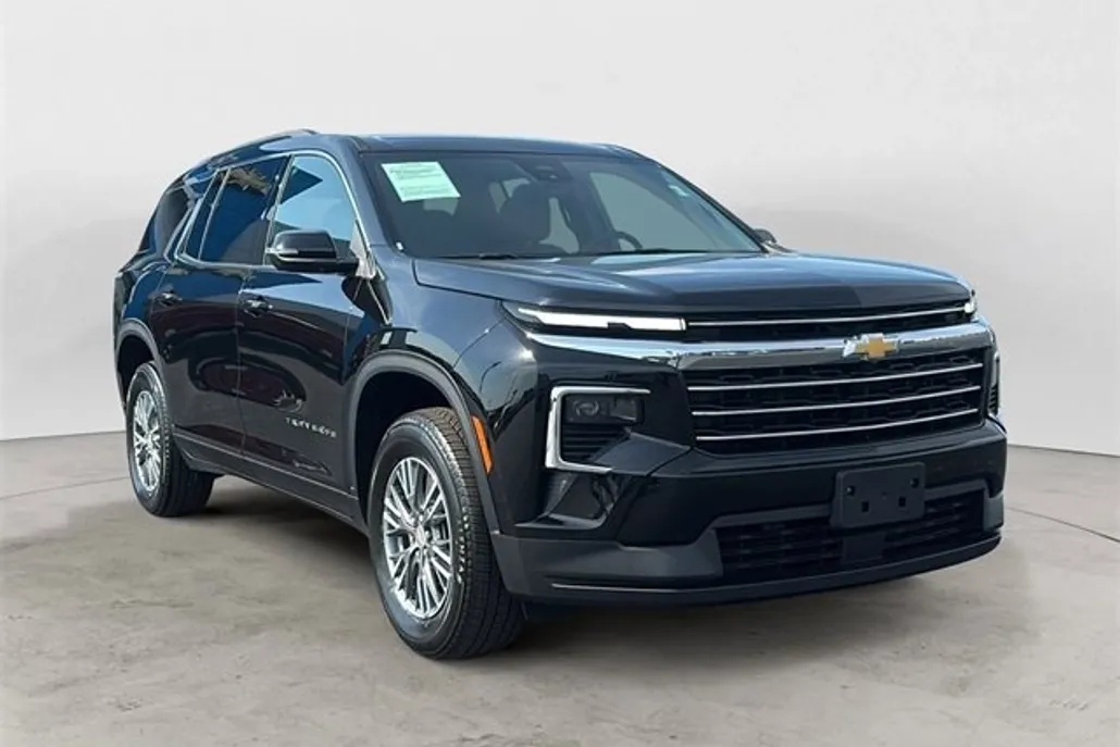 2025 Chevrolet Traverse photo 1