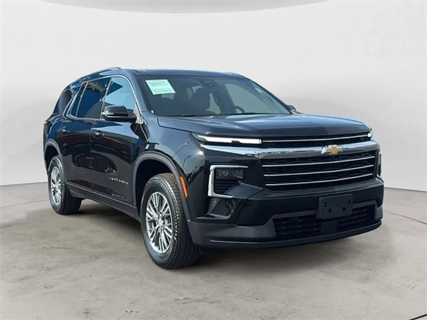 2025 Chevrolet Traverse photo 1