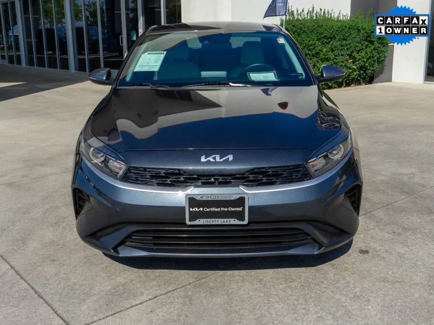 2023 Kia Forte LXS photo 1