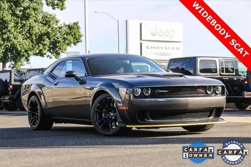 2023 Dodge Challenger R/T Scat Pack photo 1