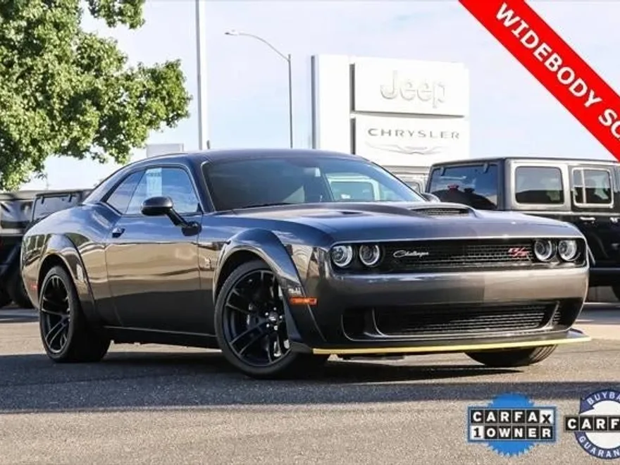 2023 Dodge Challenger R/T Scat Pack photo 1