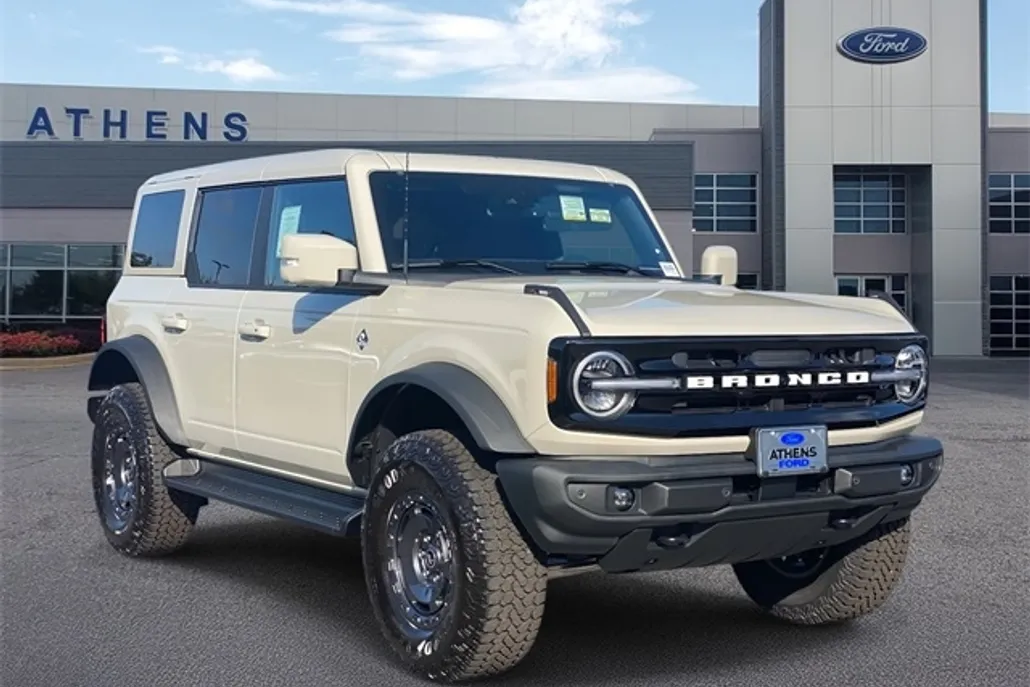 2025 Ford Bronco Outer Banks photo 1